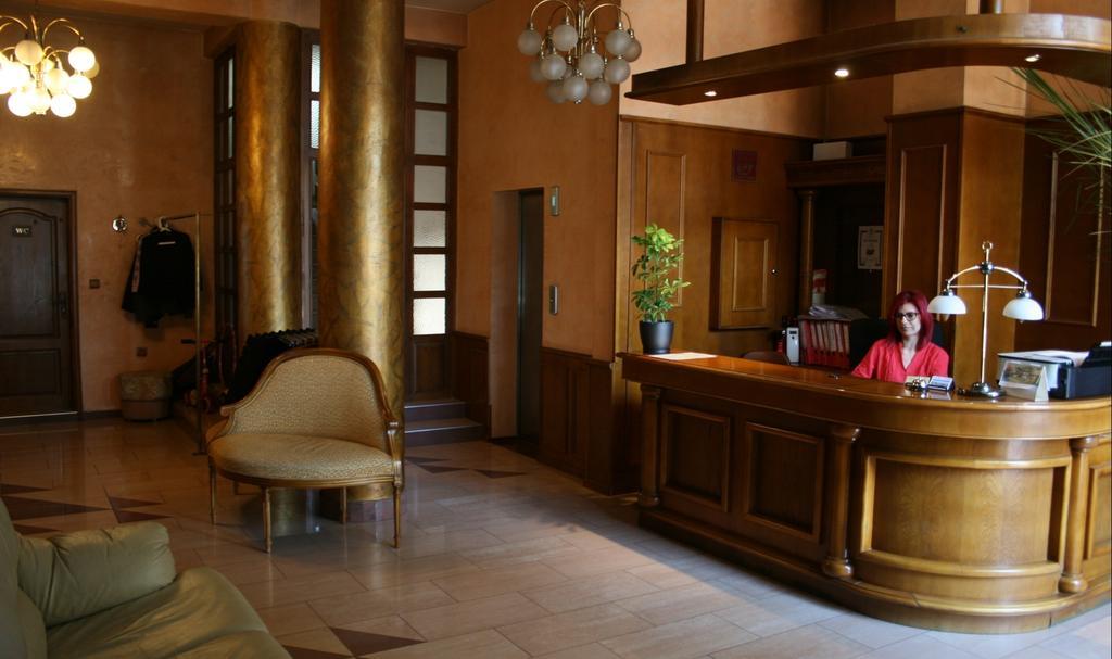 Hotel Nicol プロヴディフ エクステリア 写真