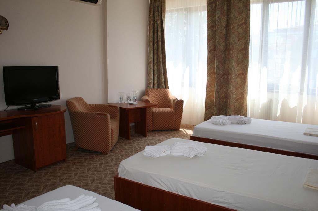 Hotel Nicol プロヴディフ エクステリア 写真