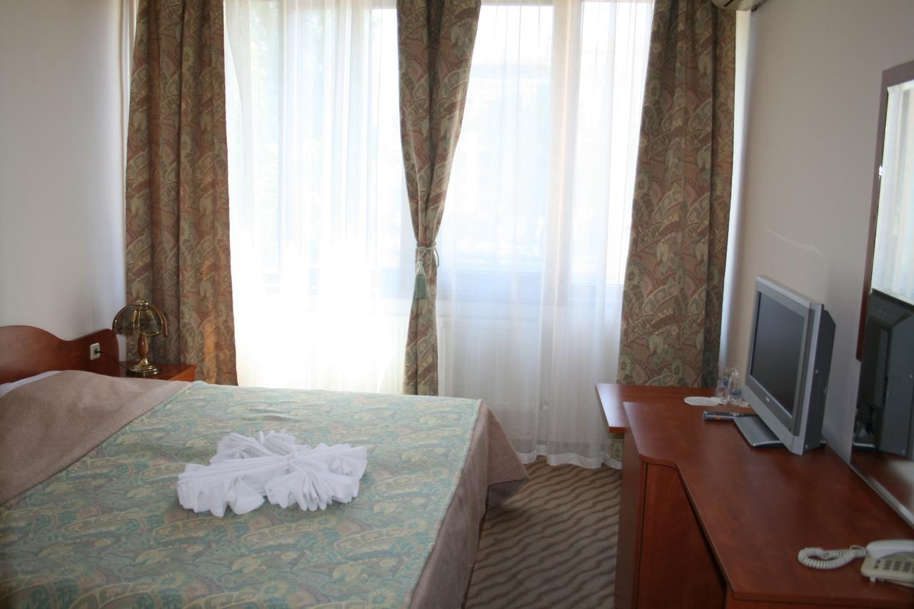 Hotel Nicol プロヴディフ エクステリア 写真